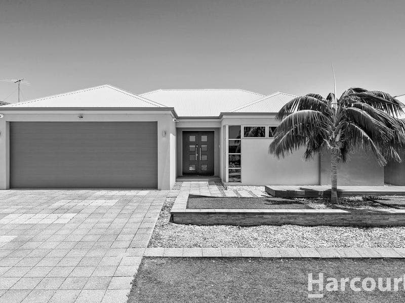 24 Splendens Turn, Halls Head WA 6210, photographed for its listing