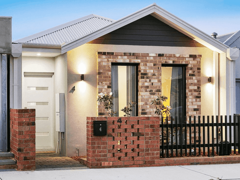 4 Helcia View, Treeby WA 6164, photographed for its listing