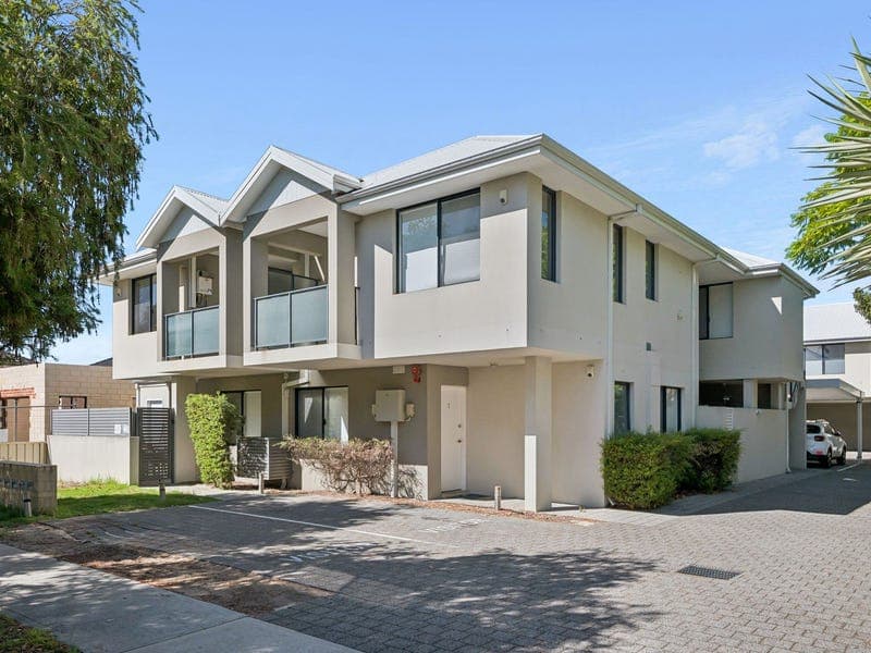 5/92 Surrey Road, Rivervale WA 6103, photographed for its listing