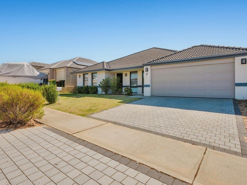7 Mentor Street, Baldivis WA 6171, photographed for its listing